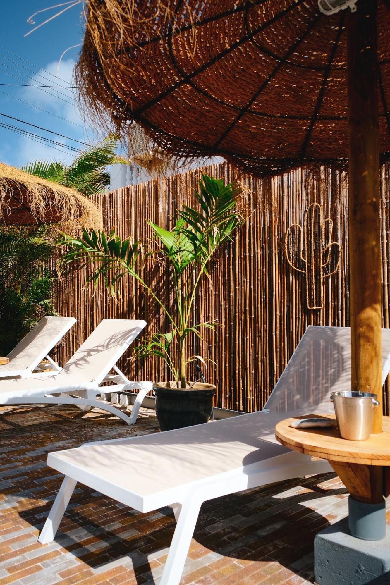 Tiki Blou - Mini Resort Centraal Gelegen Tussen Mambo Beach & Jan Thiel Willemstad Exterior foto